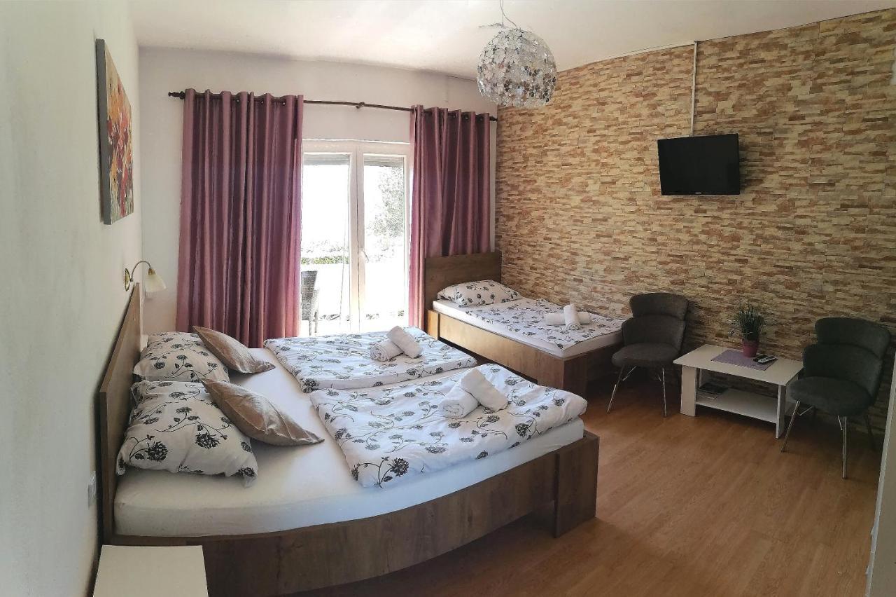 Paradise House At Sea Раб Екстериор снимка