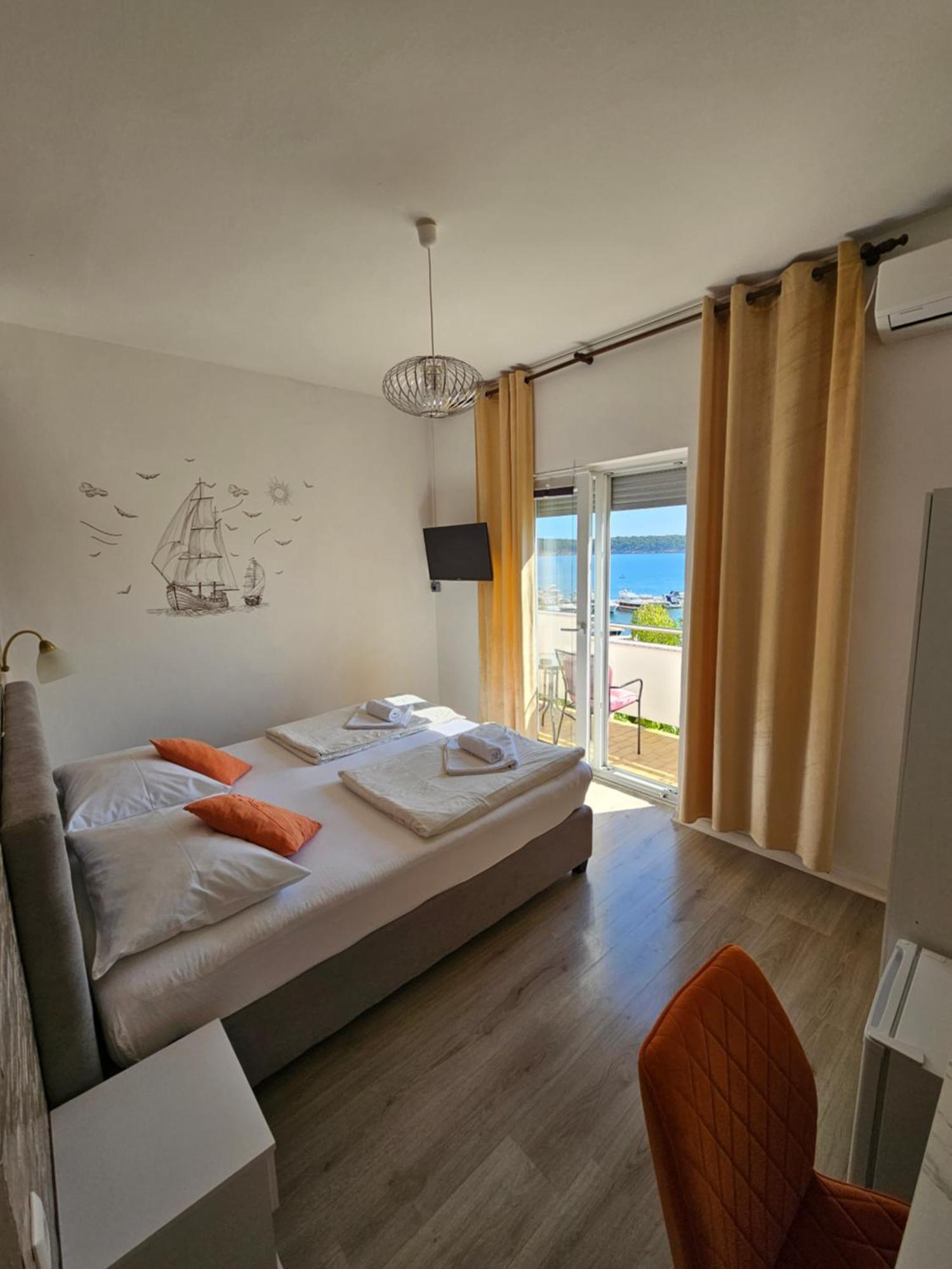 Paradise House At Sea Раб Екстериор снимка